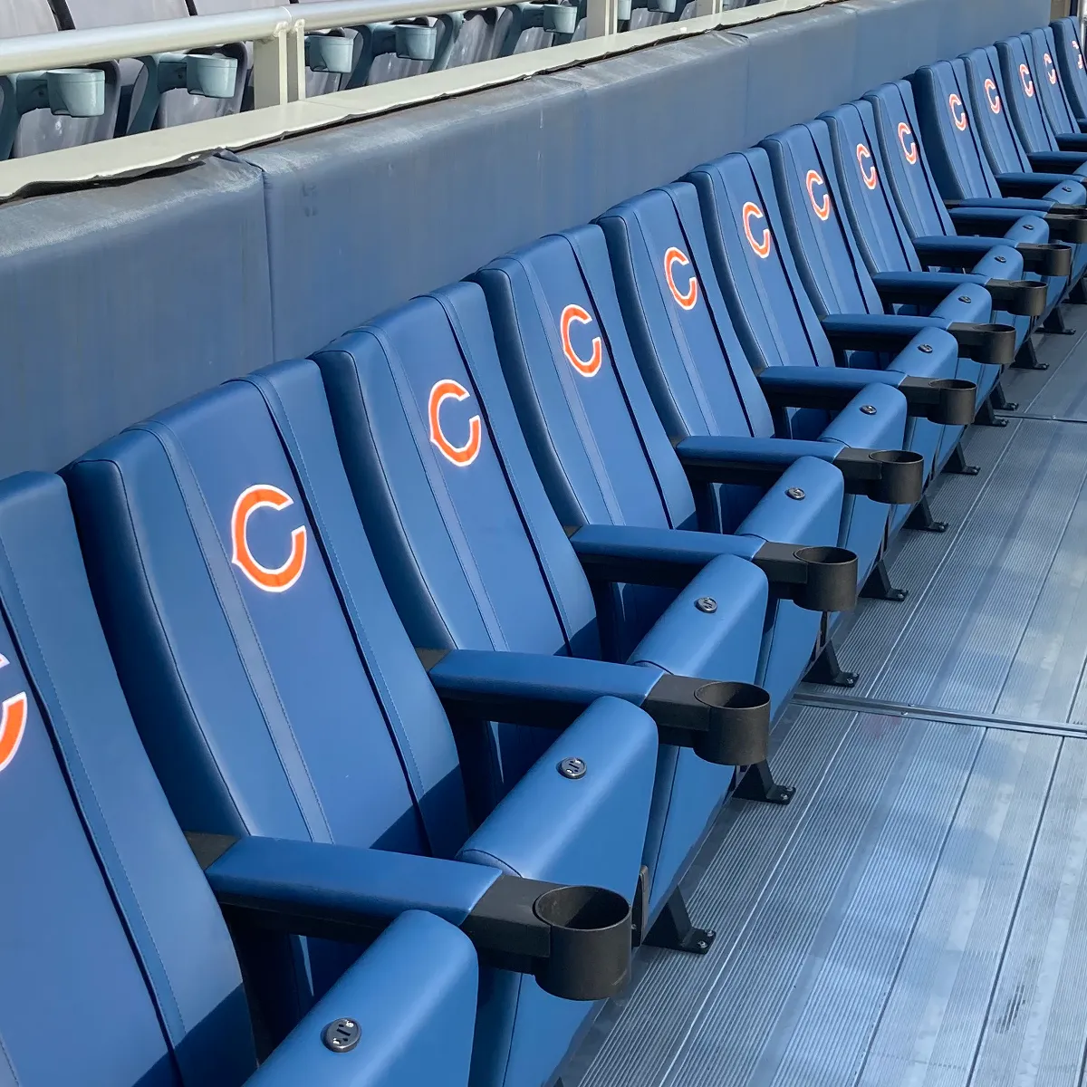 SuiteMax 3.5 VIP Seats with Columbus Blue Jackets Logo