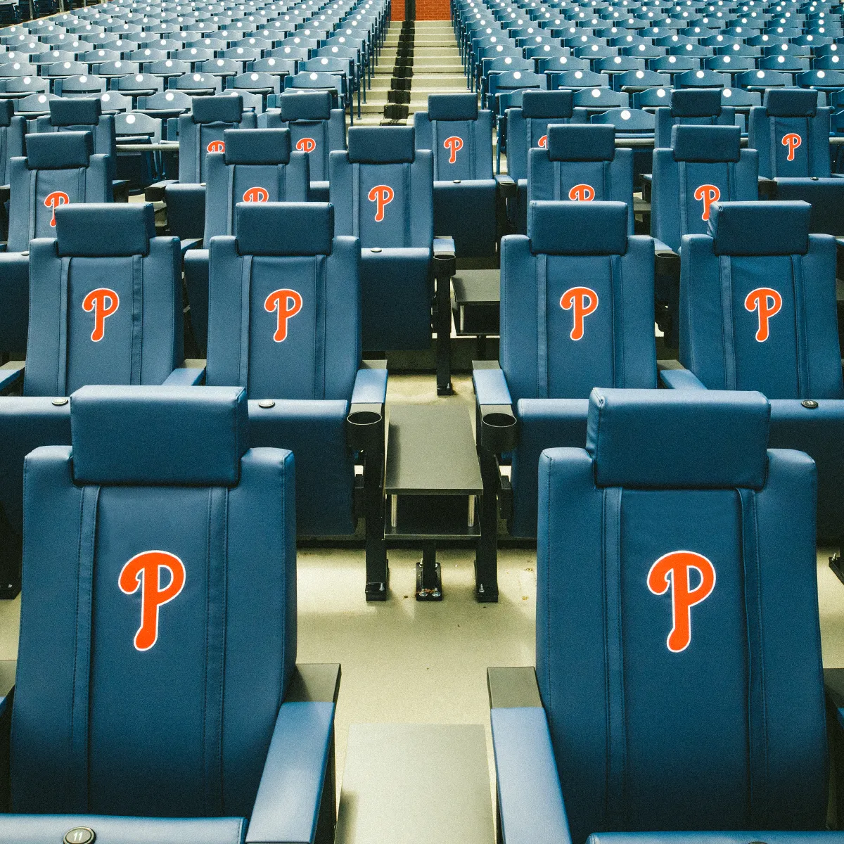 SuiteMax 3.5 VIP Seats with Columbus Blue Jackets Logo